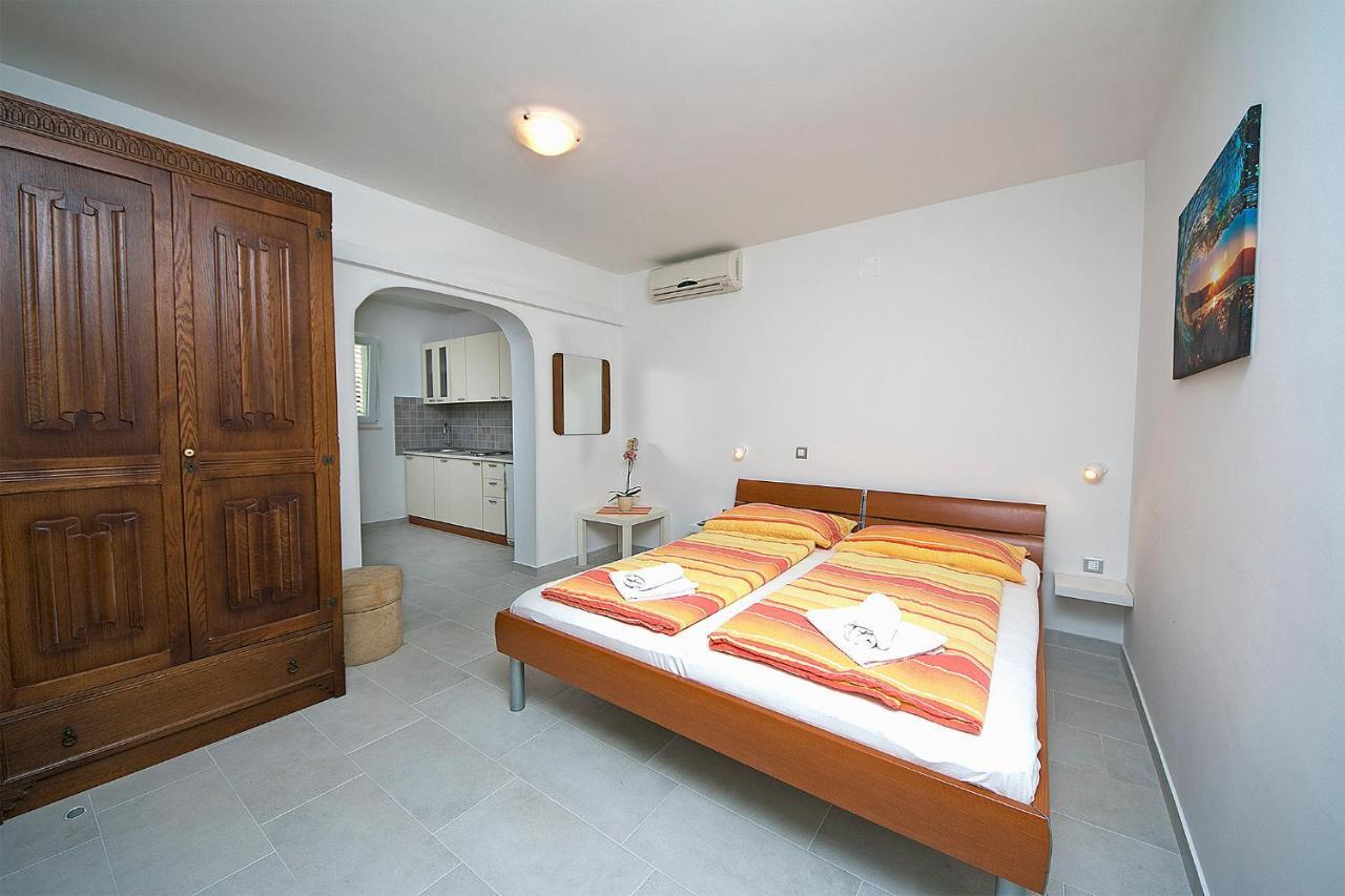Adria Brela Apartments 외부 사진