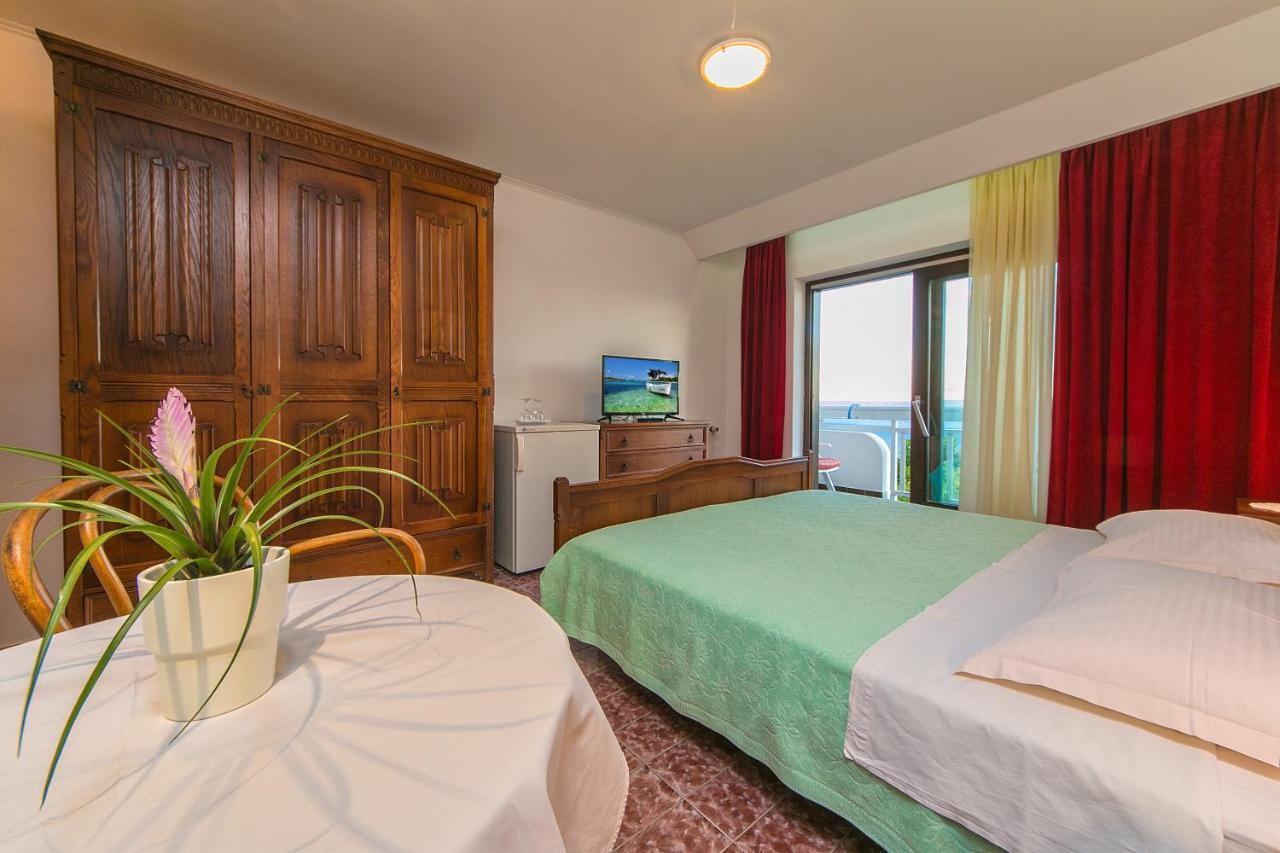 Adria Brela Apartments 외부 사진