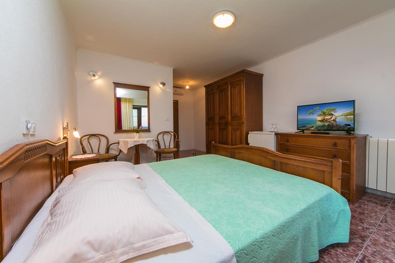 Adria Brela Apartments 외부 사진