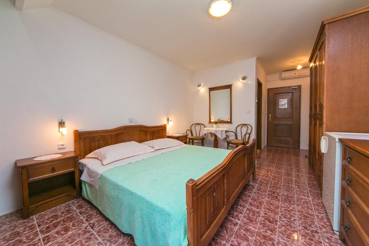 Adria Brela Apartments 외부 사진