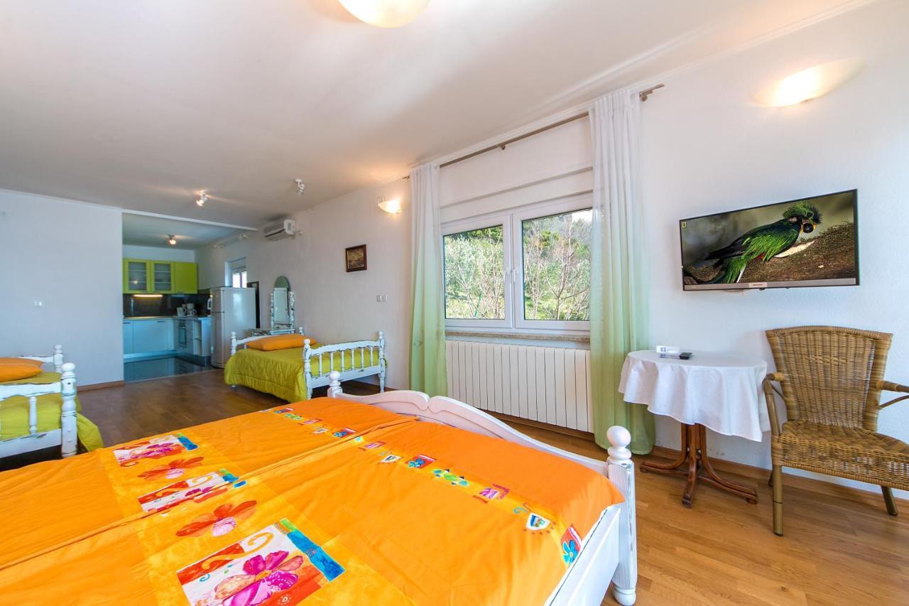 Adria Brela Apartments 외부 사진
