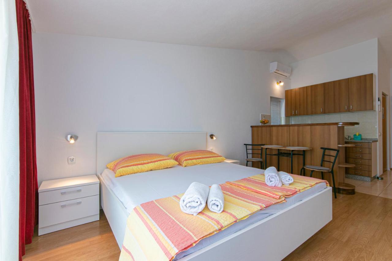 Adria Brela Apartments 외부 사진