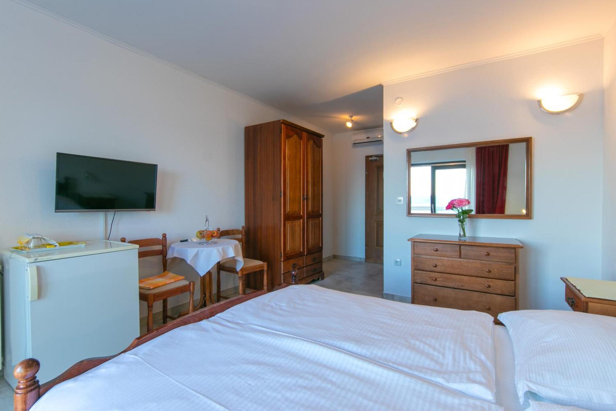Adria Brela Apartments 외부 사진