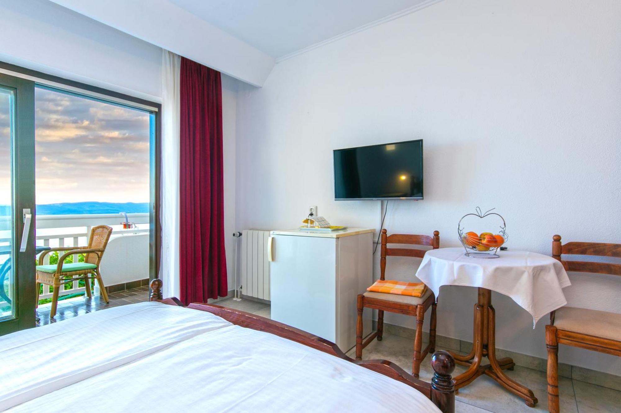 Adria Brela Apartments 외부 사진