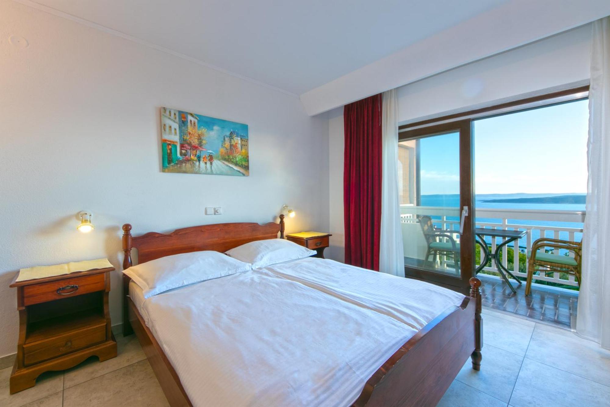 Adria Brela Apartments 외부 사진