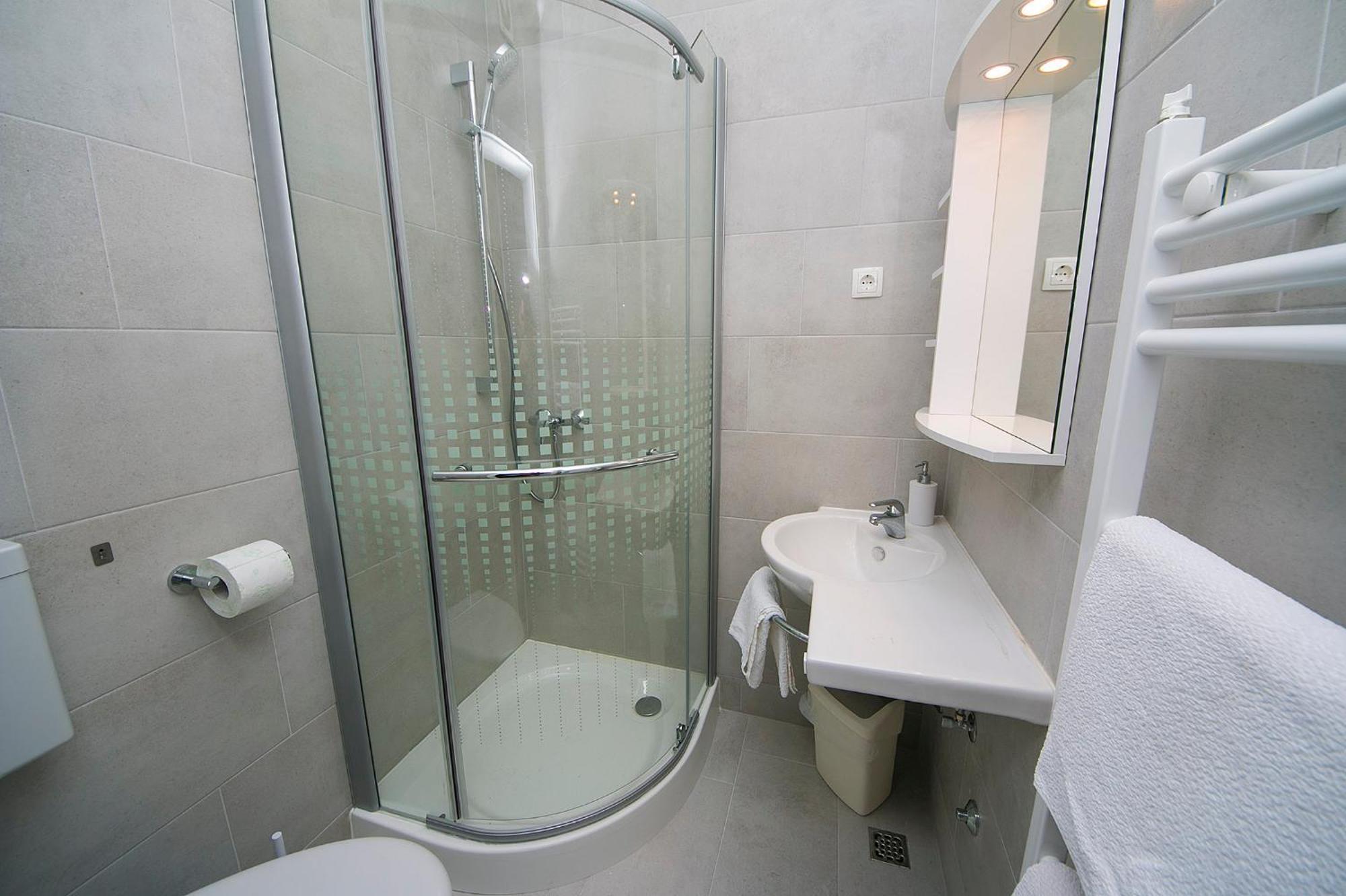 Adria Brela Apartments 객실 사진