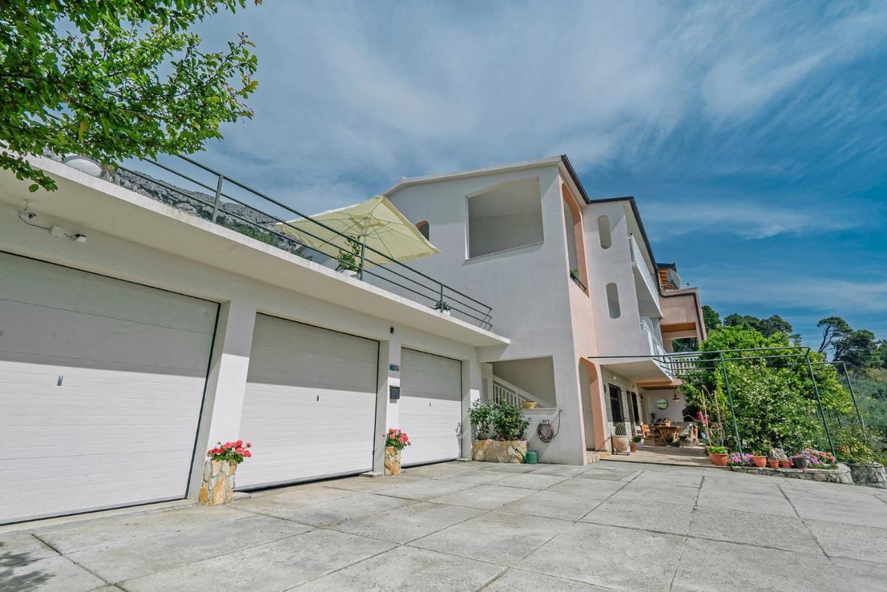 Adria Brela Apartments 외부 사진